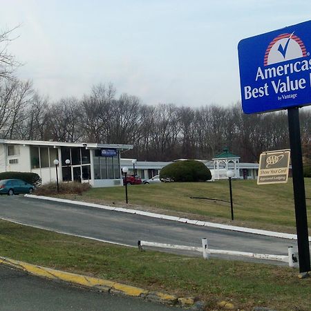 Americas Best Value Inn Smithtown/Long Island Exterior photo