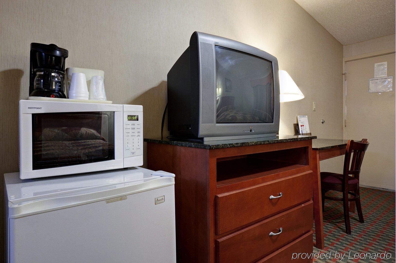 Americas Best Value Inn Smithtown/Long Island Room photo