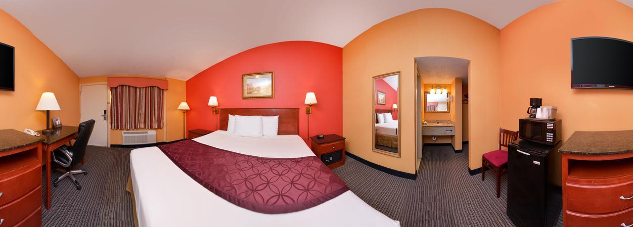 Americas Best Value Inn Smithtown/Long Island Exterior photo