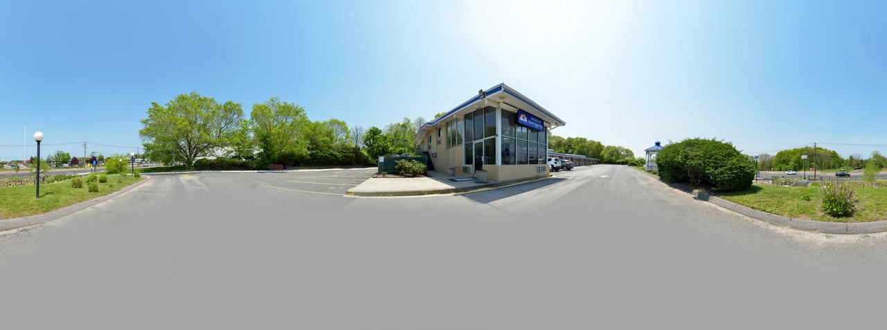 Americas Best Value Inn Smithtown/Long Island Exterior photo