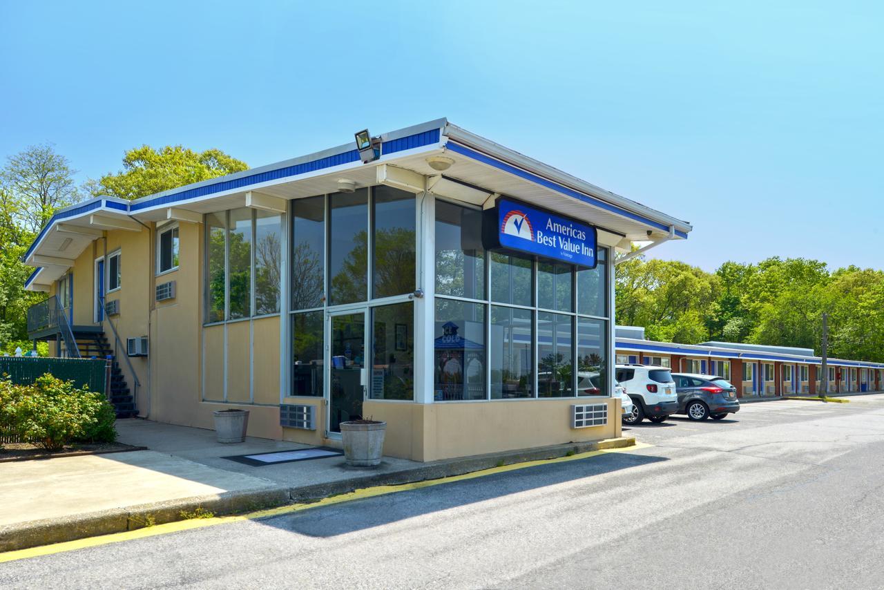 Americas Best Value Inn Smithtown/Long Island Exterior photo