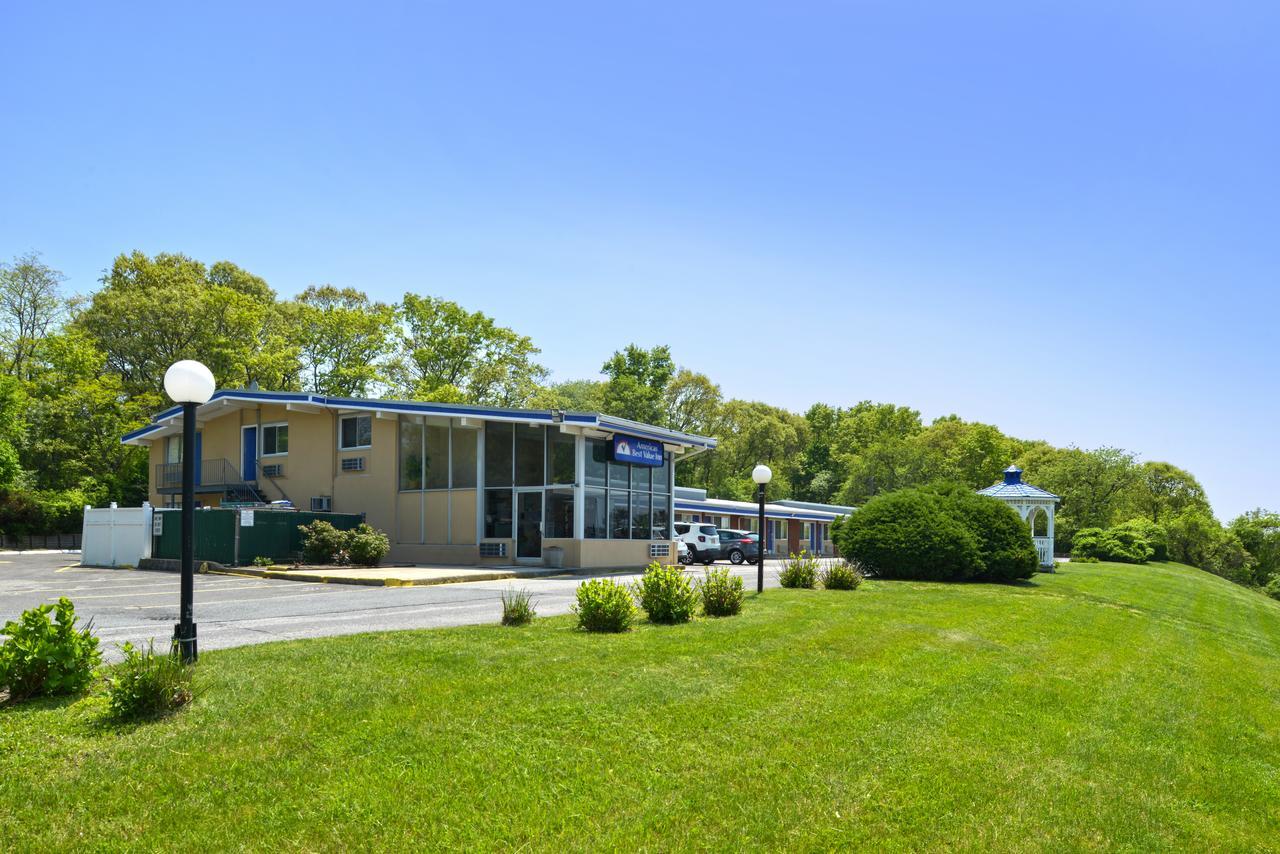 Americas Best Value Inn Smithtown/Long Island Exterior photo